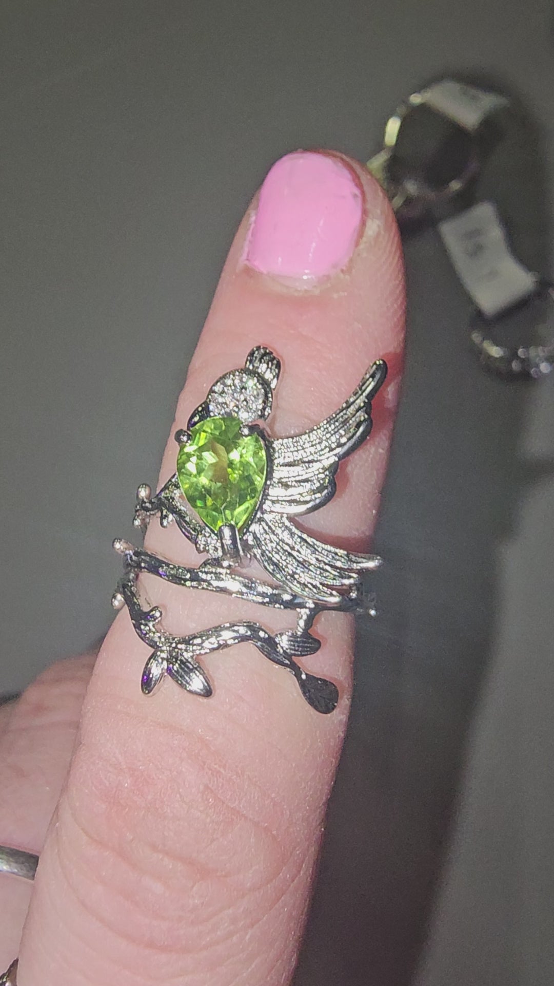 Peridot bird ring 15u
