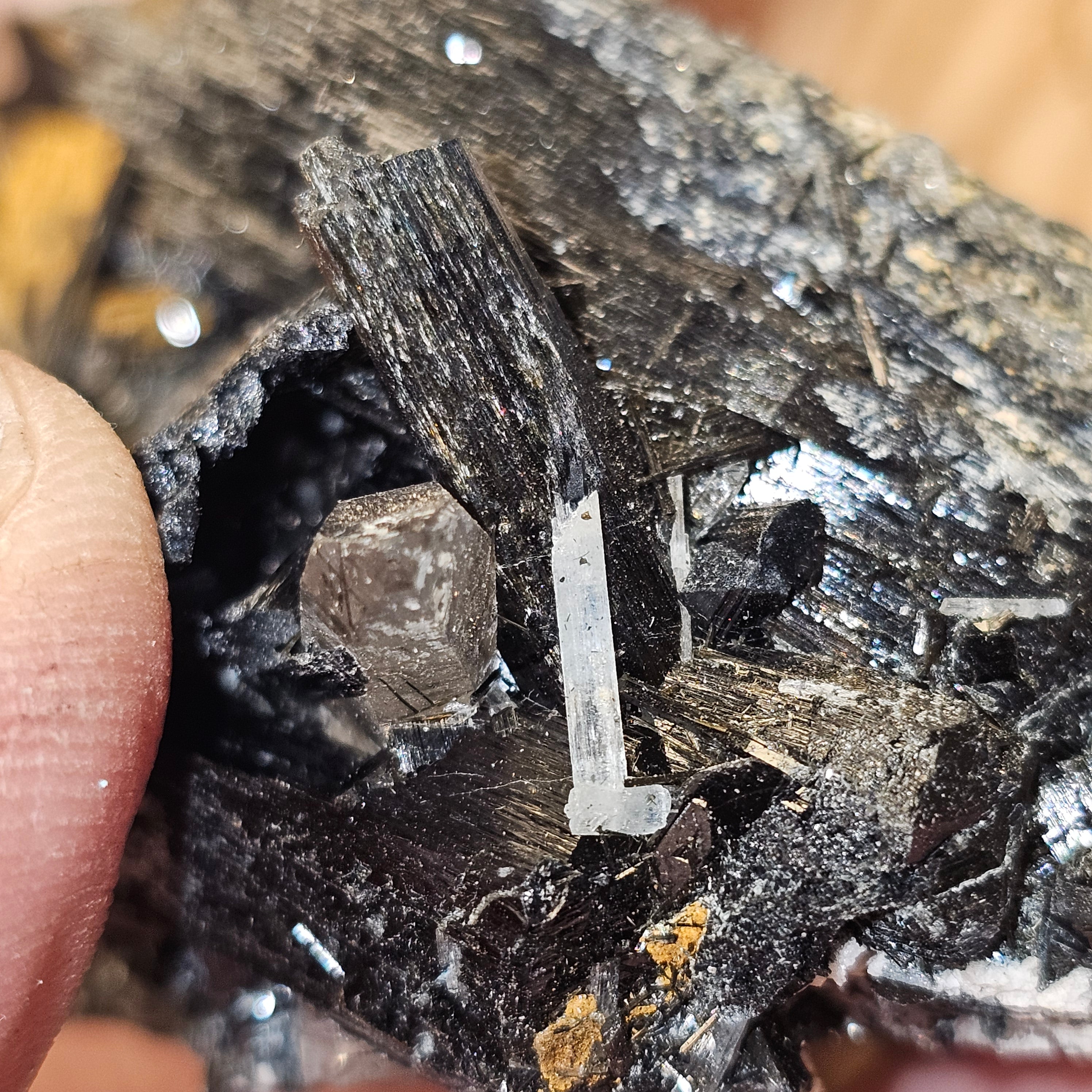 Mercedes Black tourmaline with hyalite opal has aquamarine 75